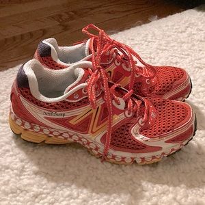 Original Minnie Mouse Run Disney New Balance sneakers